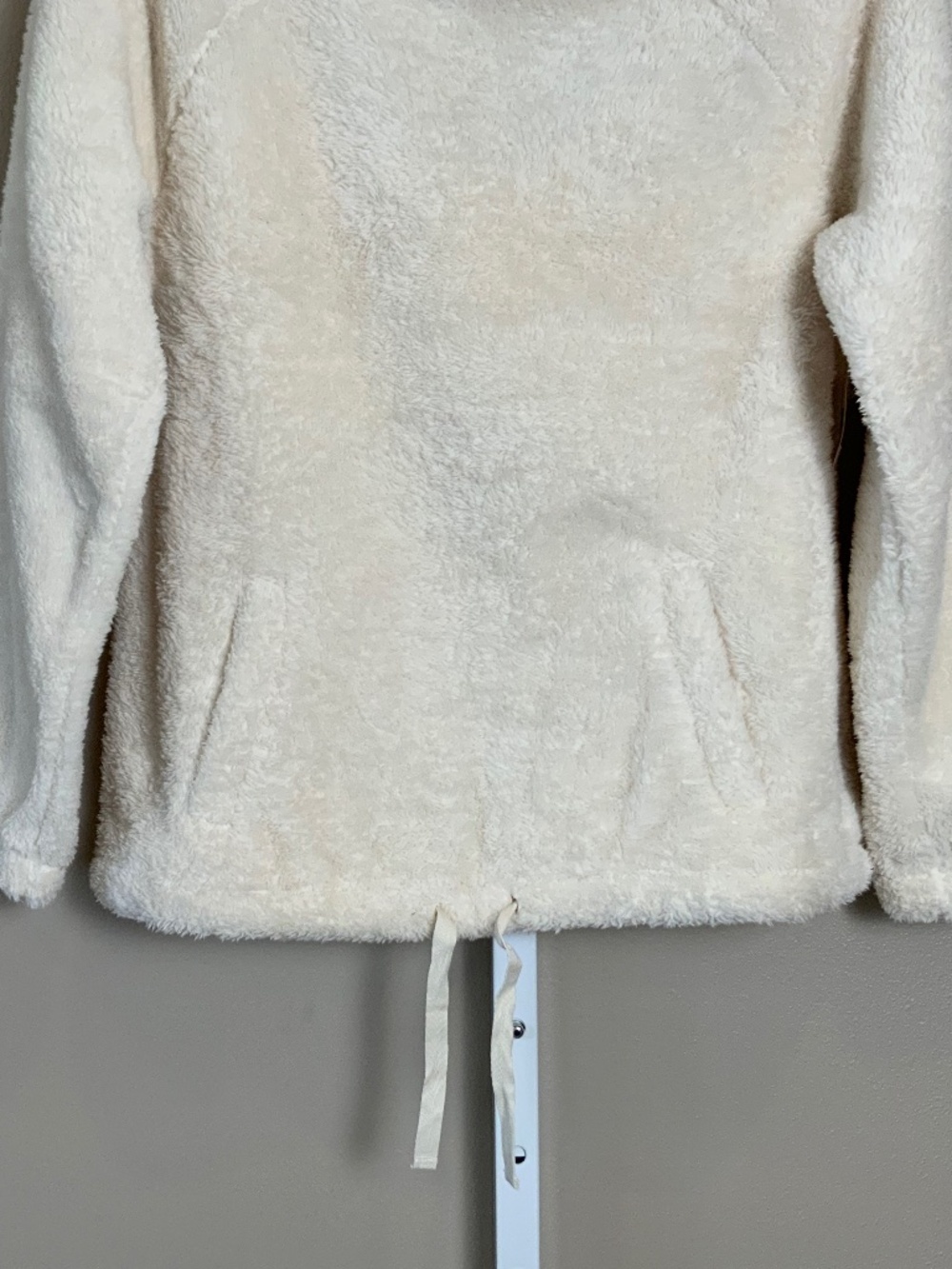 GAP Body Sherpa Mock-Neck Popover Kangaroo Pocket Sweatshirt - Picture 5 of 16